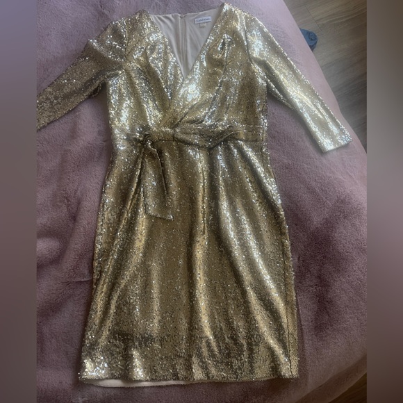 Calvin Klein sz 16 Gold V-Neck Sequin Mesh Dress 3/4 Sleeve Sheath Cocktail - Picture 10 of 10